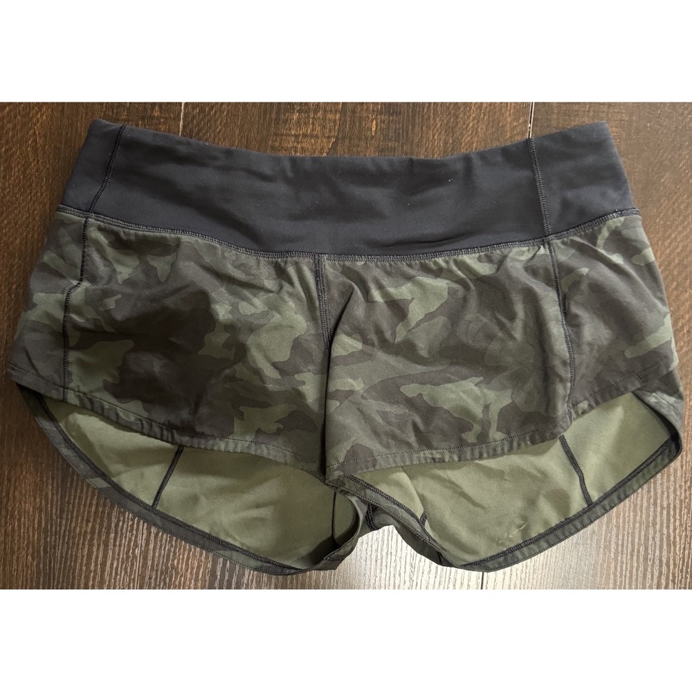 Lululemon Hotty Hot Short 2.5" in Size 4 (#1039)